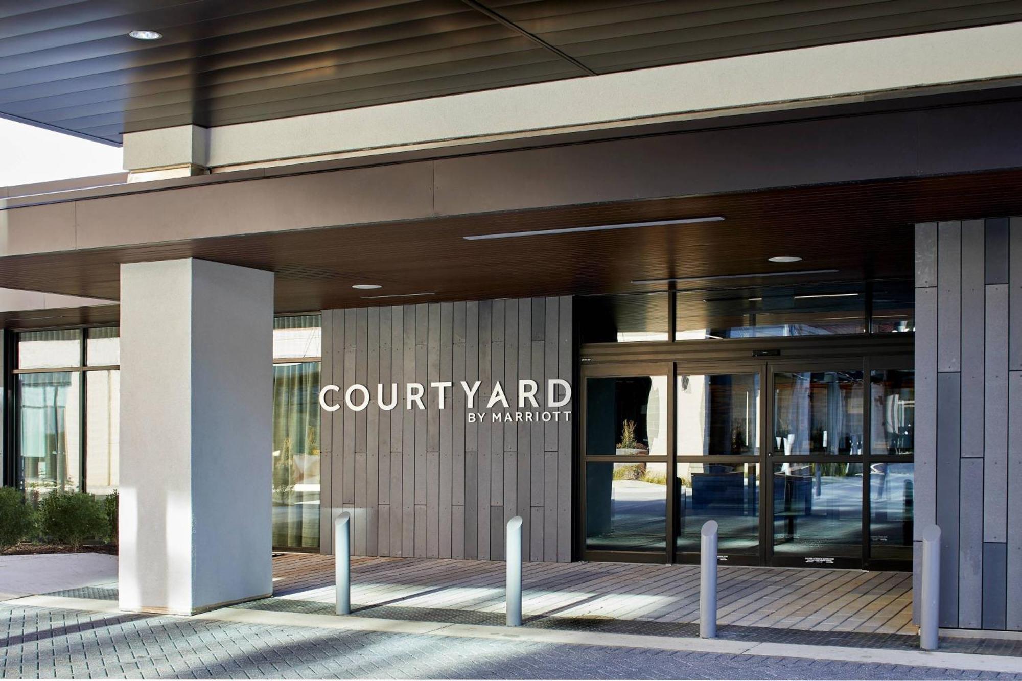 Courtyard Baltimore Downtown/Mchenry Row Exteriör bild